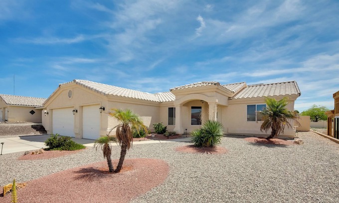 Lake Havasu City Casa | Lake Havasu City Home w / Pool, jacuzzi y vistas Mtn