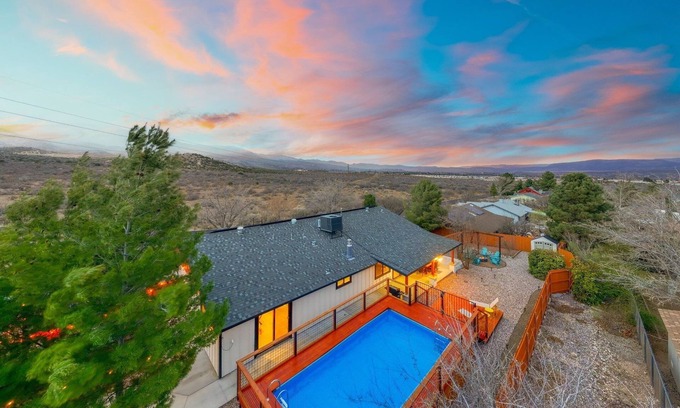 Cottonwood Casa | Pool/Hot Tub/Sauna/2 Game Rooms/2 Fire Pits/Mingus Mt. Views/Chef's kitchen