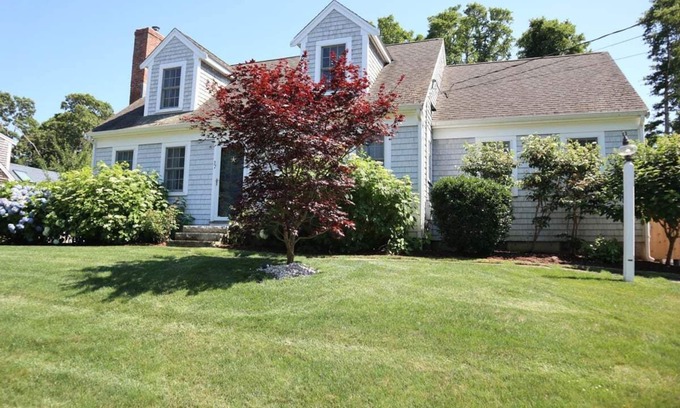 Brewster Casa | Pool, Hot Tub Serene Private Back Yard 1/4 Mile to Ellis Landing Beach (2387)