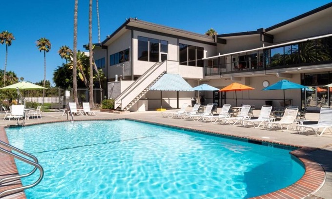 San Clemente Complejo | Pool-Hot tub-Tennis-free WiFi-miniature golf, restaurant, bar, Gym-AC-Game room