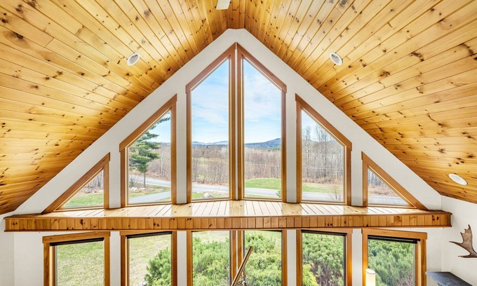 Bethel Cabina | POOL+HotTub+Sauna / Privacy+9miles to Sunday River
