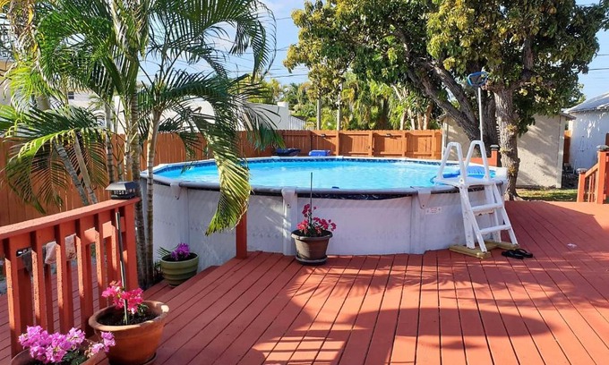Downtown Hollywood Casa | Pool House+Close to Beach+WiFi+BBQ