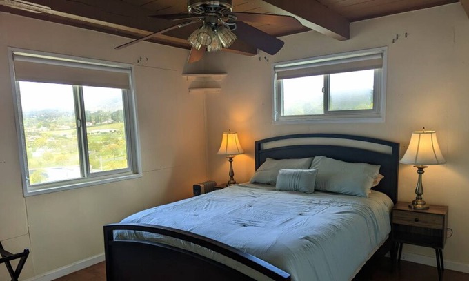 East Grove Cabaña | Pool house - Close to San Diego Zoo Safari Park and Wineries.