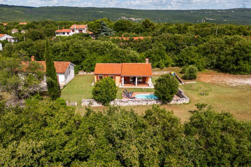 Trgetari Apartamento | Pool House In Greenery - Happy Rentals