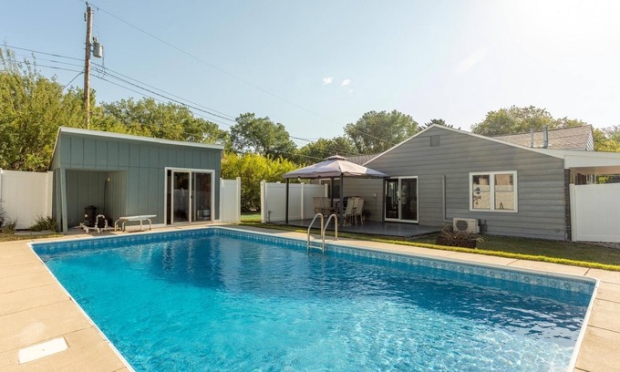 Starbuck Casa | Pool house in the heart of Starbuck 3min drive to Lake Minnewaska/Starbuck Beach
