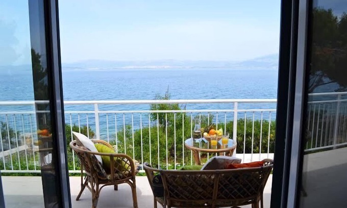 Cove Makarac (Milna) Casa | Casa de la piscina "Julije" junto al mar