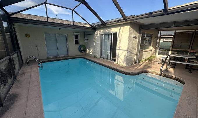 Bayonet Point Casa | pool house near Hudson beach