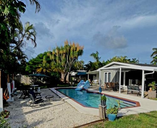 Cutler Bay Casa | Pool House Resort heated swimming pool private duplex