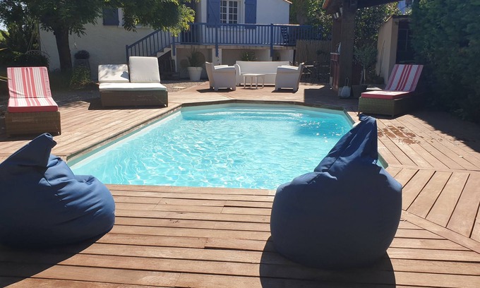 Quarante Casa | Casita de piscina rodeada de viñedos