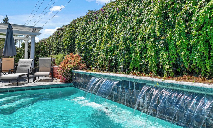Modesto Casa | Pool, Jacuzzi, Private, Cozy, 4 Bedroom home, A/C. Perfect for families.