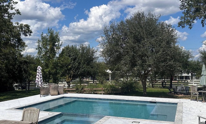 Montgomery Cabaña | POOL JUST ADDED & Now Ready!!! Charming Cottage on Acreage Lot,In Historic Town