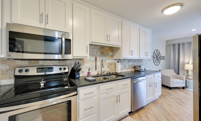 Lake Hamilton Apartamento | Pool & Lake Hamilton Access: Hot Springs Condo!