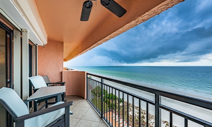 Indian Shores Condominio | 27 de julio - 31 de agosto ¡LIBRO ESPECIAL AHORA! PENTHOUSE BCHFRONT Millones $$ Ver-