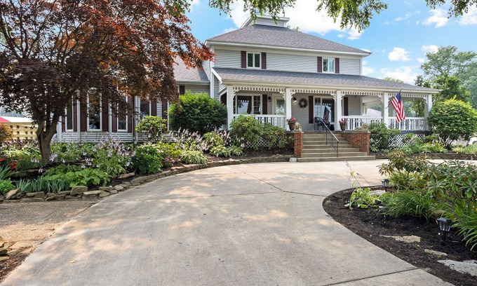 Huron Casa | Pool, Pickleball and Sleeps over 30 People