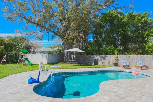 Clearwater Casa | Pool, Playset, 15 min to Pier 60 at Cove Cay Oasis