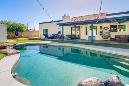 Chandler Casa | Pool, Putting Green and Games Chandler Home!