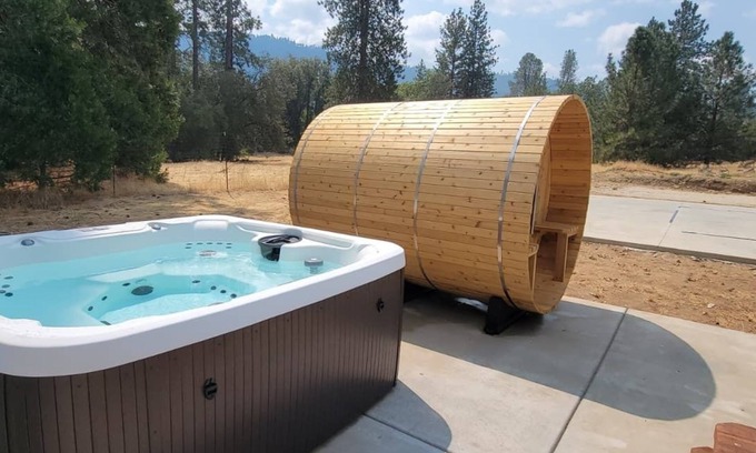 Oakhurst Villa | Pool*GameRm*Theater*Bar*FirePit*Pickleball*Volleyball