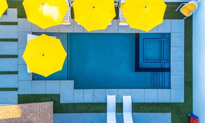 Coachella Casa | Pool,Spa,Pickleball,Gameroom,Firepit,Full Kitchen.Sleeps 18
