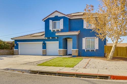 Victorville Casa | Pool Table and Charcoal Grill Home in Victorville!