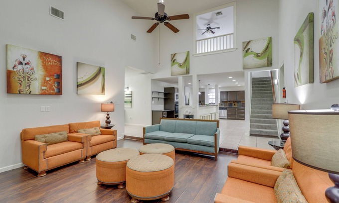 FM 1960 Casa | Pool Table & Patio w/ Bar: Spacious Houston Gem!