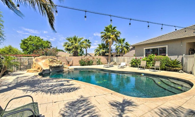 Cortina Casa | Pool Table, Yard and Grill Luxe Queen Creek Escape