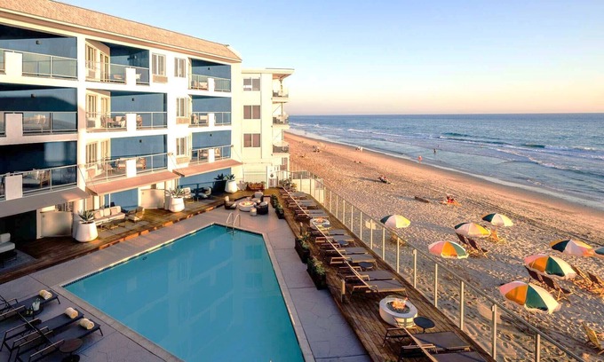 Carlsbad Village Hotel | Pool Terrace 2 Queen at Beach Terrace, Four Spacious Units with Pool View
