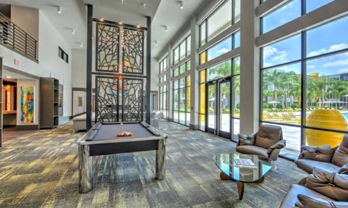 Deerwood Casa | Pool View 1/1 Apartment Near St.Johns Town Center & Mayo Clinic