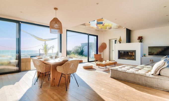 La Gueriniere Chalet De Esquí | 6 adultos y 2 niños – piscina y acceso directo a la playa