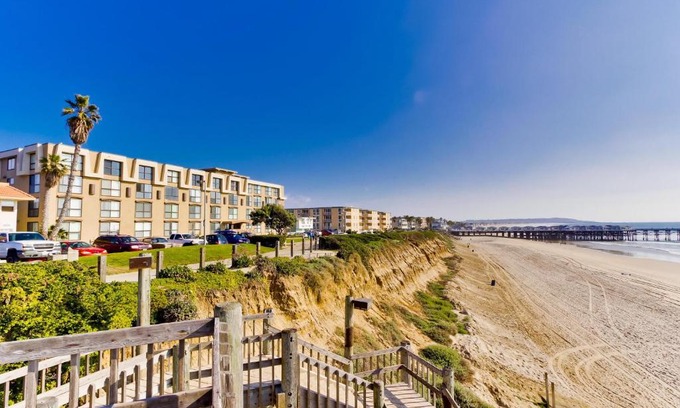 North Pacific Beach Casa | Pool View Condo