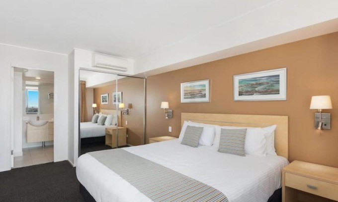 Ballina Apartamento | Pool View Retreat