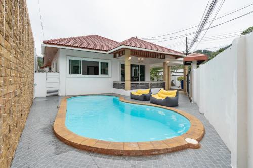 Kathu Villa | Pool Villa 3 Bedrooms, Closeby Patong, Chic and Quiet
