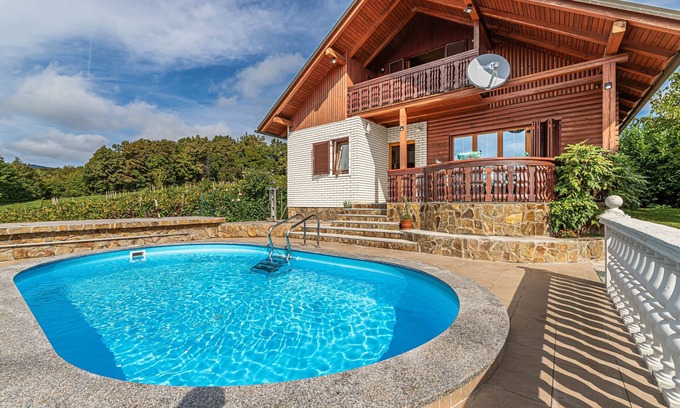 Semic Casa | Pool Villa Adonis, Semič, Slovenia