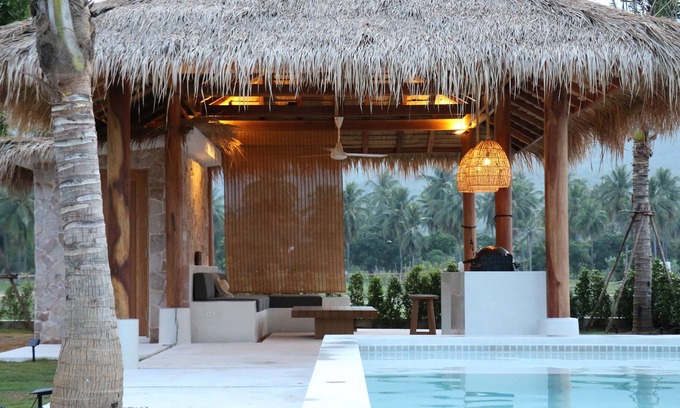 Sam Roi Yot Villa | Pool villa nestled between the beach and mountains