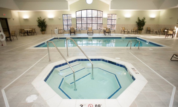North Wales Condominio | Pool & Whirlpool. Great King Suite!