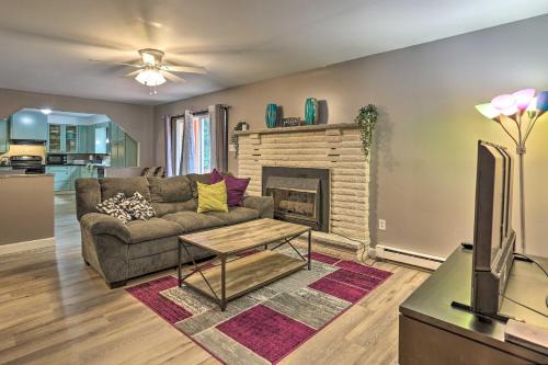 Tobyhanna Casa | PoolandBeach Access Spacious Tobyhanna Family Home!