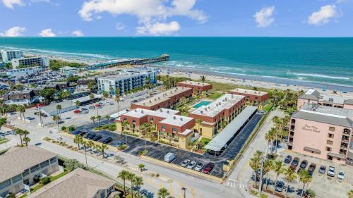 Avon By The Sea Casa | Poolfront 2BR Condo with BBQ Steps To Beach & Pier