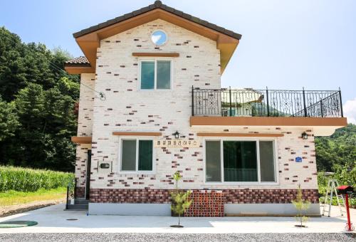 Gapyeong Casa | Poolip Family House