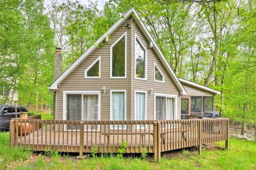 Bushkill Casa | Pools, Hot Tub and More Bushkill Mountain Getaway!