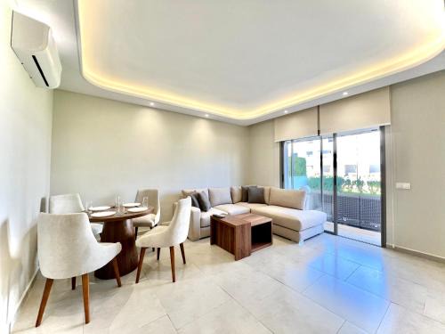Cabo Negro Apartamento | Poolside Elegance