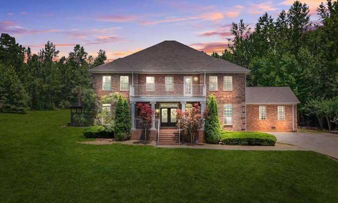 Chattahoochee Hills Casa | Poolside estate in charming Chattahoochee Hills, with WiFi, AC