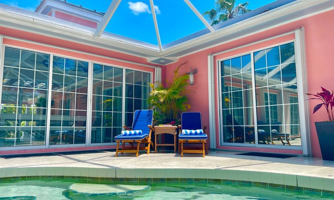 Venice Gardens Casa | Poolside Garden Oasis Beach House in Venice