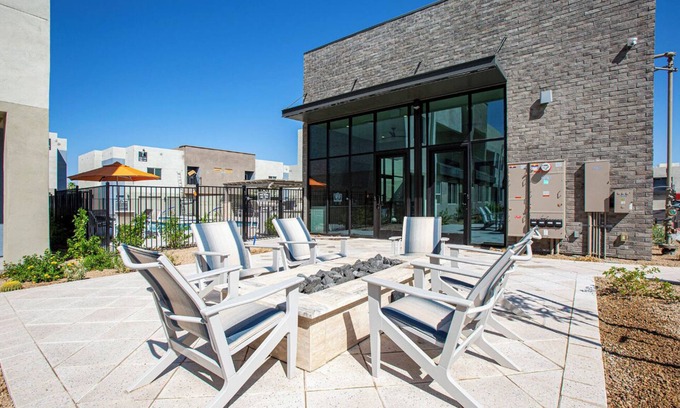 South Mountain Condominio | Poolside Oasis with King Bed, Mountain Retreat, Hiking Trails