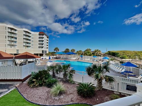Sneads Ferry Apartamento | Poolside Paradise