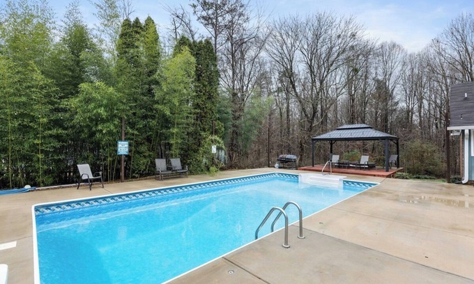 Charlotte Casa | Poolside Paradise in the Heart of Charlotte