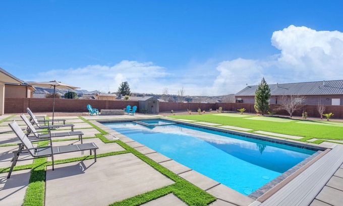 La Verkin Casa | Poolside Paradise near Zion with Putting Green & Private Pool