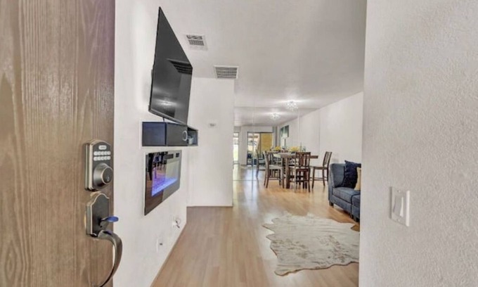 Racquet Club West Condominio | Poolside Peaceful getaway with pool #1
