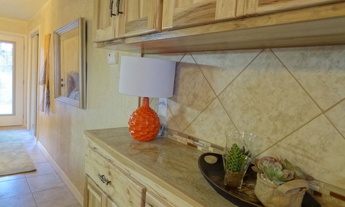 Mount Ida Apartamento | Poolside Queen Cabana with two queen beds, full kitchen and pool access overlooking Lake Ouachita. by RedAwning
