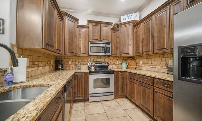 St. George Condominio | Poolside Retreat Directly Across From Pool!