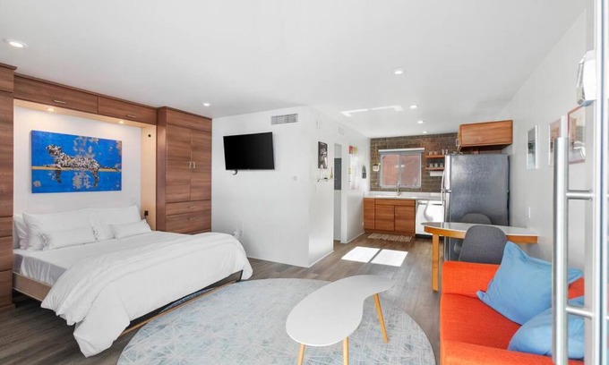 Roosevelt Apartamento | Poolside Studio in Central DTPH Location w/Pool