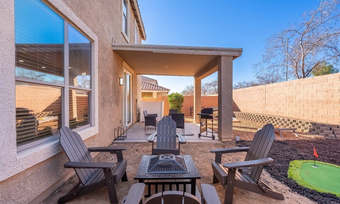Surprise Farms Casa | PoolTable~Foosball~FirePit~Grill
